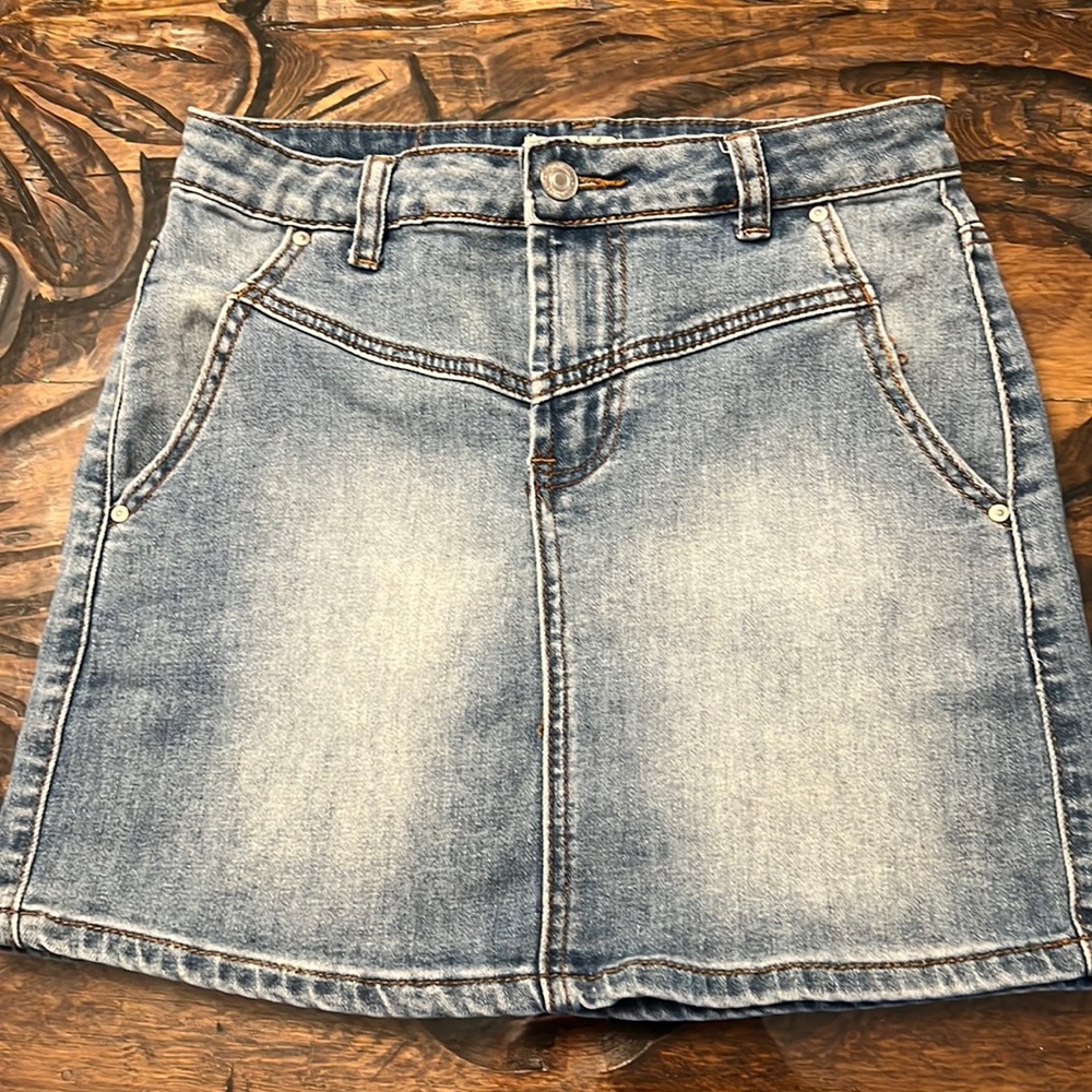 Sky & sparrow Denim mini skirt. Size 3
